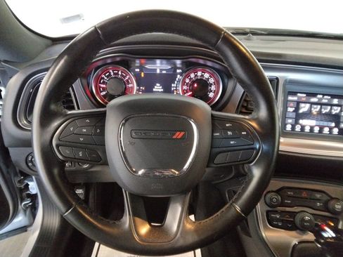 Used 2023 Dodge Challenger SXT image 10