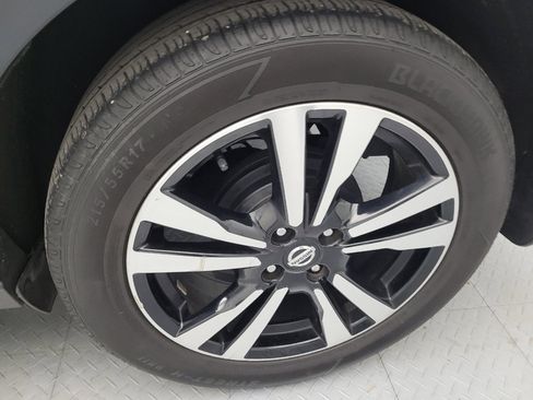 Used 2019 Nissan Kicks SV FWD image 31