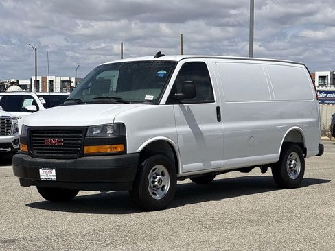 New 2026 GMC Savana 2500 w/ Driver Convenience Package RWD image 6