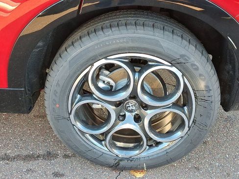 New 2025 Alfa Romeo Tonale image 6