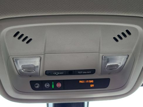 Used 2020 Chevrolet Traverse LS FWD image 32