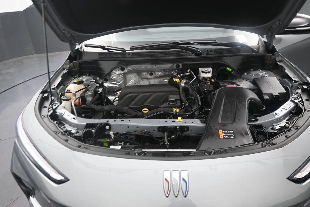 Used 2025 Buick Envista Sport Touring w/ Convenience II Package FWD image 14