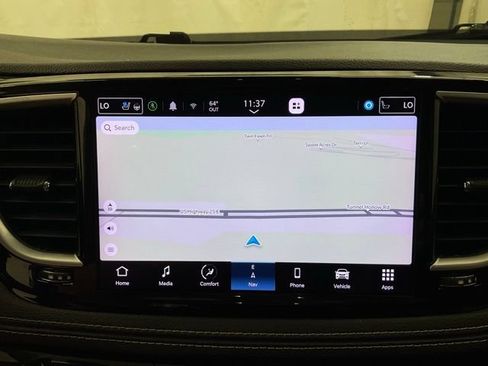 Used 2023 Chrysler Pacifica Limited FWD image 18