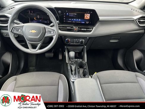 Used 2025 Chevrolet TrailBlazer LT AWD/4WD image 14