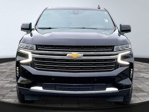 Used 2022 Chevrolet Tahoe LT w/ Luxury Package RWD image 3