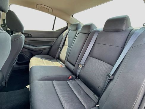 Used 2024 Nissan Altima 2.5 SV FWD image 23