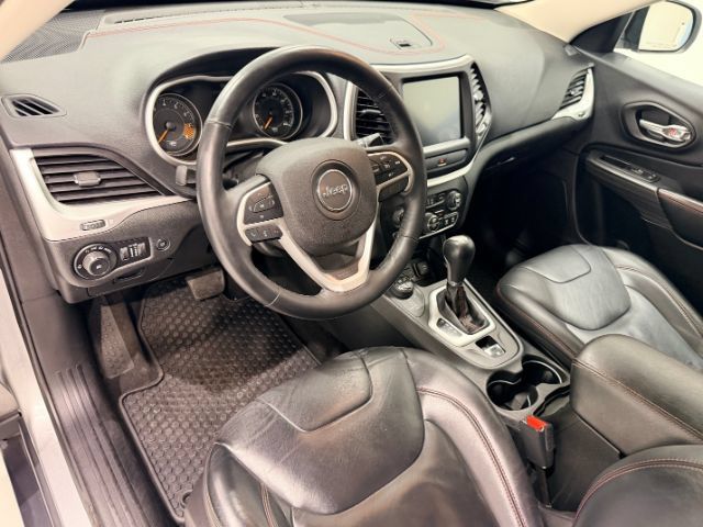 Used 2015 Jeep Cherokee Trailhawk w/ Comfort/Convenience Group AWD/4WD image 45