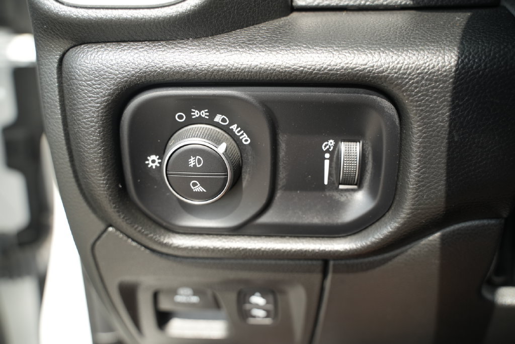 Used 2022 RAM 1500 Big Horn AWD/4WD image 33
