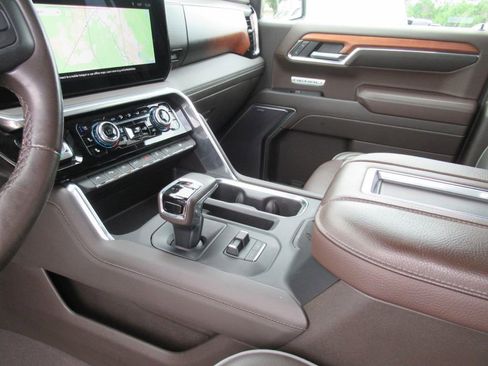 Used 2022 GMC Sierra 1500 Denali AWD/4WD image 16