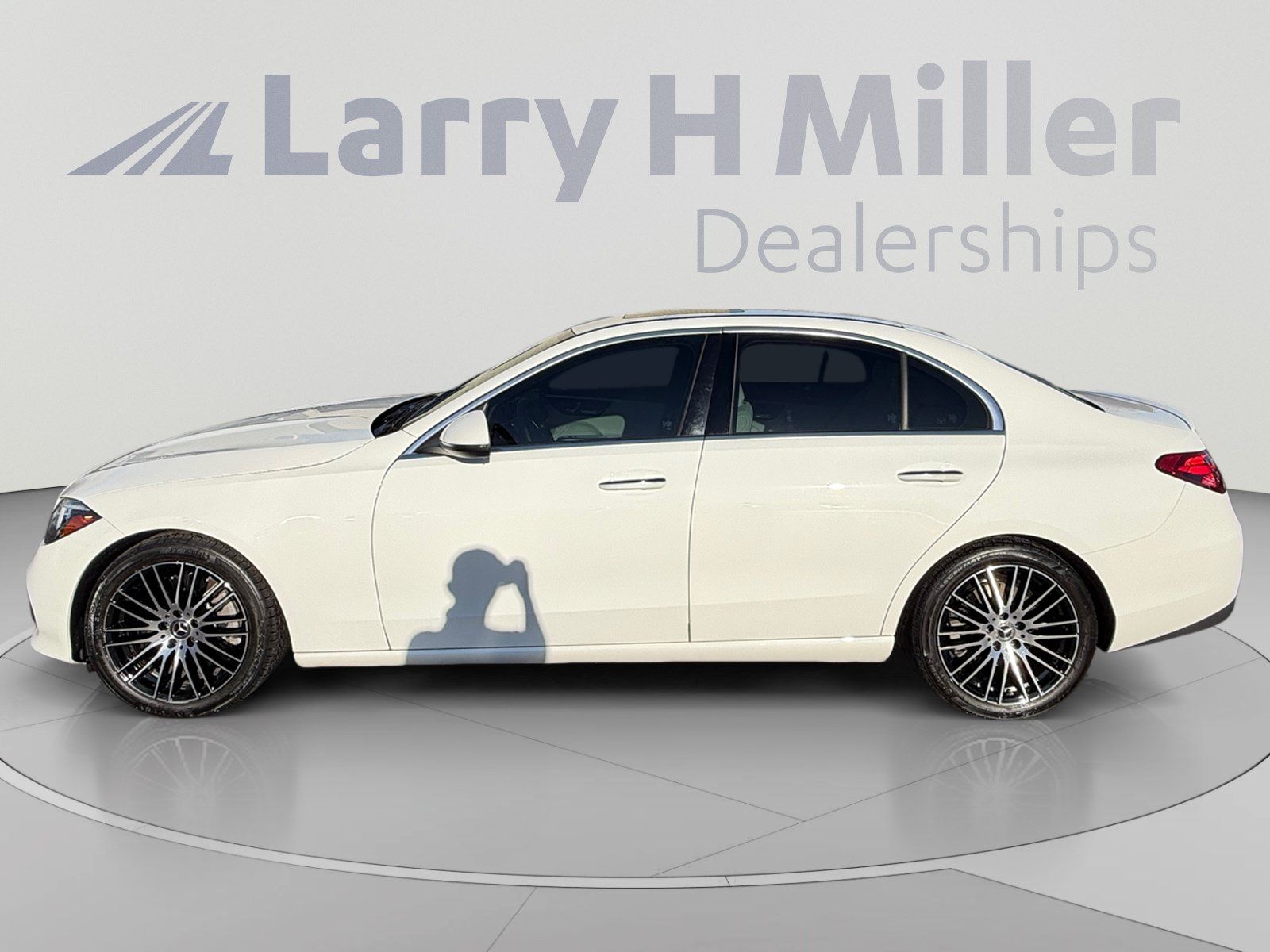 Used 2023 Mercedes-Benz C 300 4MATIC Sedan image 2