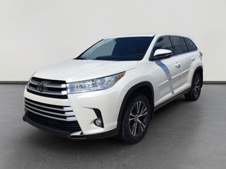 Used 2019 Toyota Highlander Plus AWD/4WD video 1