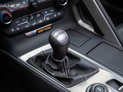 Used 2015 Chevrolet Corvette Z06 w/ 3LZ Preferred Equipment Group RWD image 65