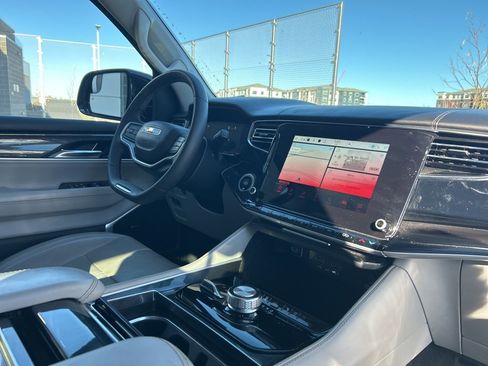 Used 2022 Jeep Wagoneer Series I image 37