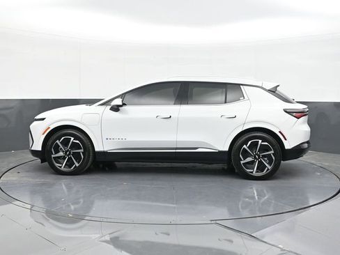 New 2025 Chevrolet Equinox EV LT image 10