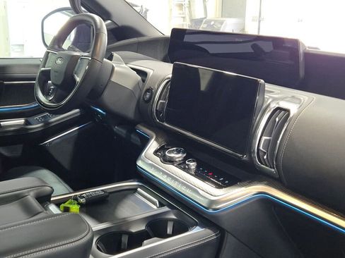 Used 2025 Ford Expedition Platinum w/ Stealth Performance Package image 9