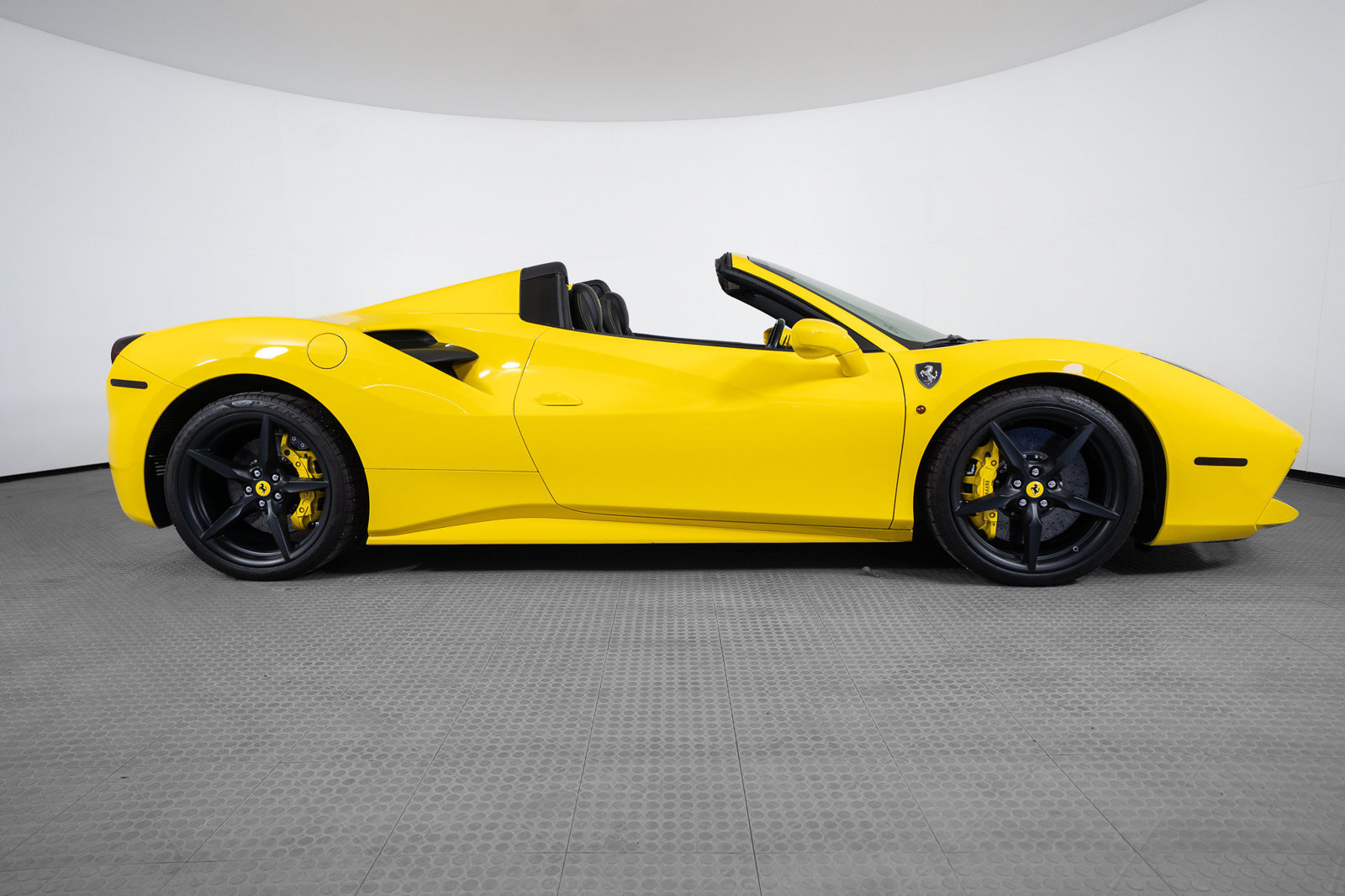 Certified 2018 Ferrari 488 Spider RWD image 6