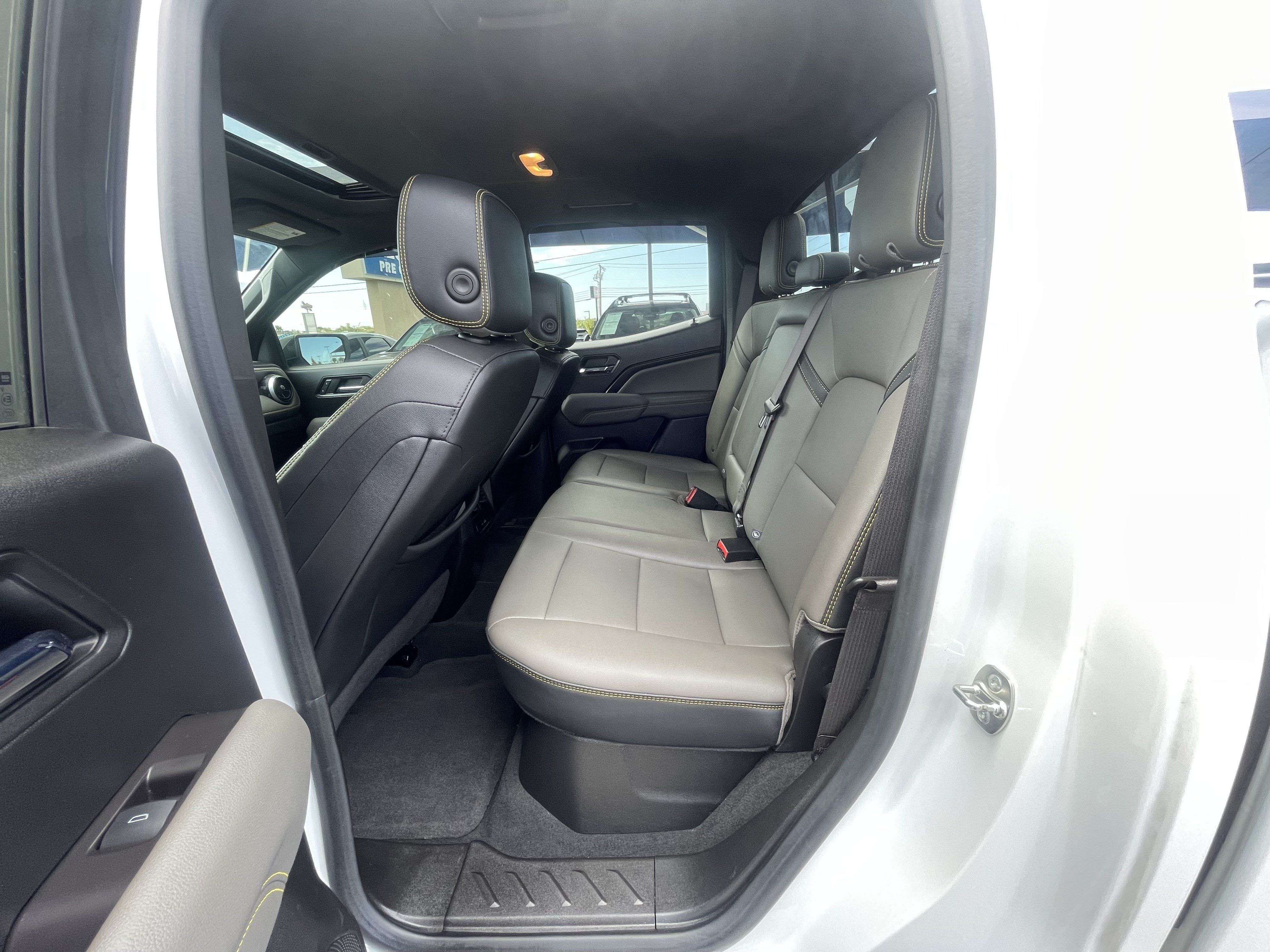 Used 2024 Chevrolet Colorado ZR2 w/ ZR2 Convenience Package III AWD/4WD image 16