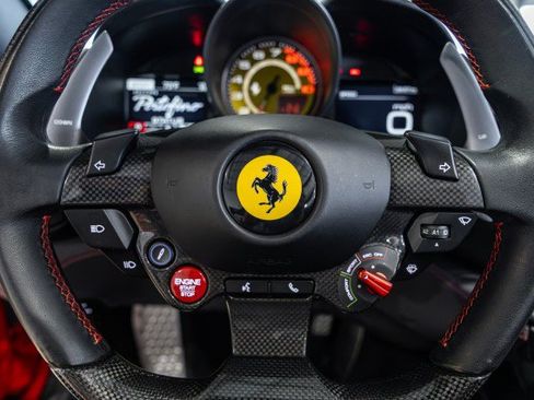 Used 2019 Ferrari Portofino RWD image 34