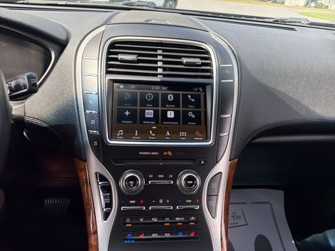 Used 2019 Lincoln Nautilus Reserve AWD/4WD image 24