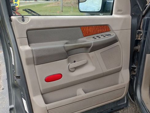Used 2006 Dodge Ram 2500 Truck SLT image 11