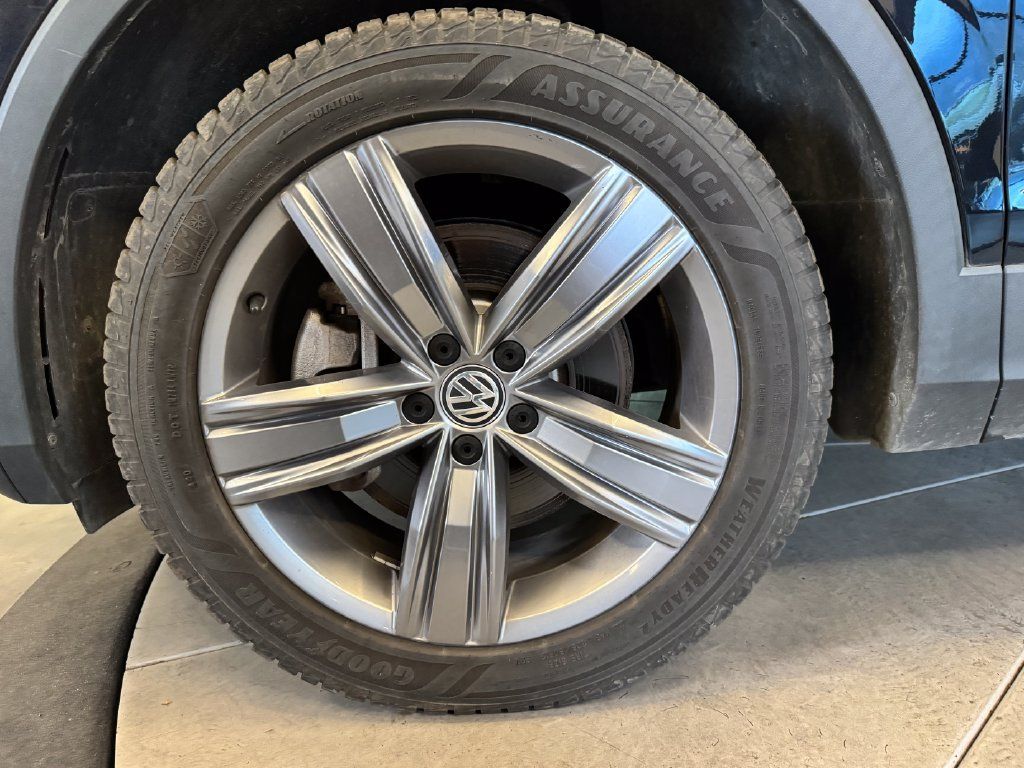 Used 2021 Volkswagen Tiguan SEL w/ 3rd Row Seat Package AWD/4WD image 26