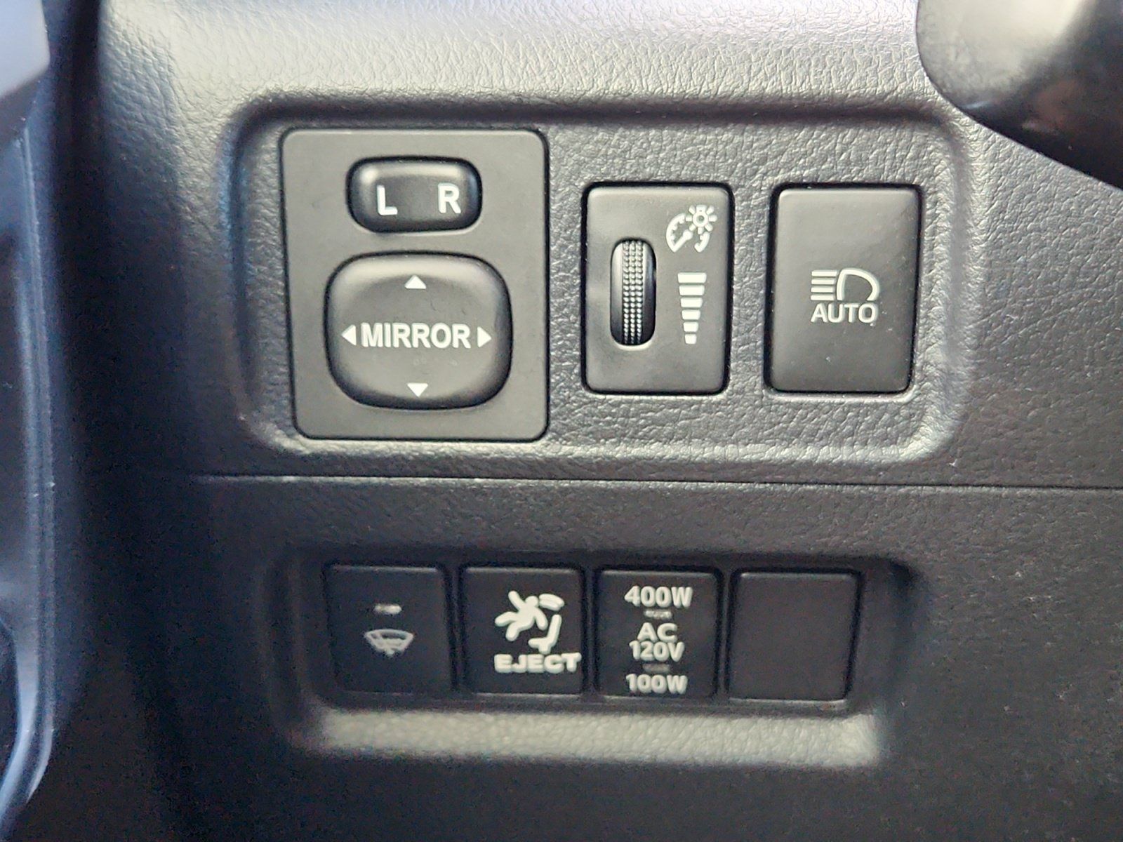 Used 2020 Toyota 4Runner SR5 Premium w/ Moonroof Package AWD/4WD image 25