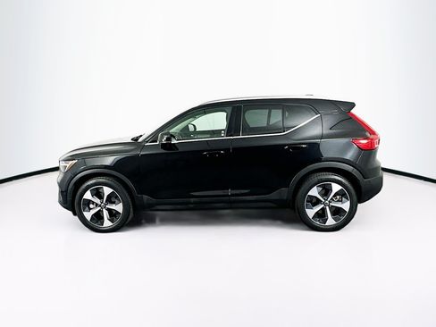 Used 2025 Volvo XC40 B5 Plus AWD/4WD image 4
