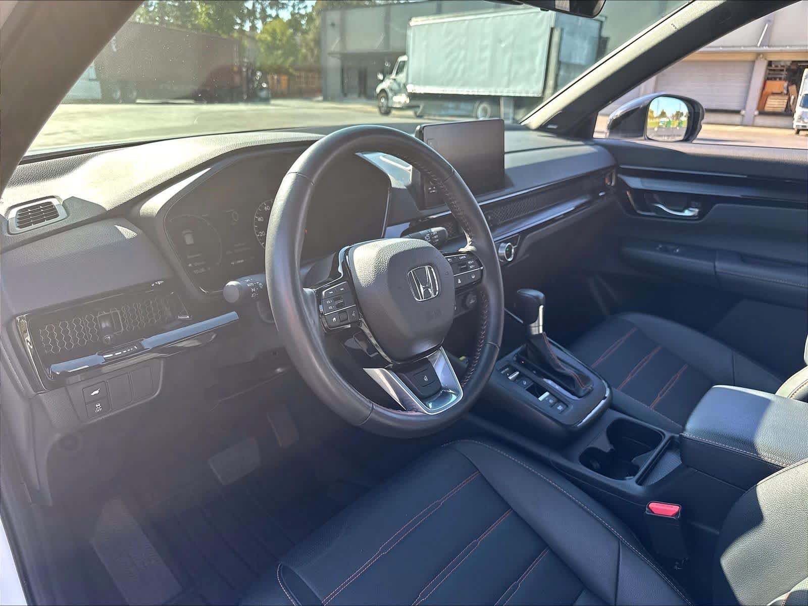 Used 2025 Honda CR-V Sport Touring image 17