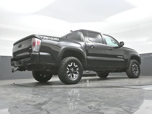 Used 2020 Toyota Tacoma TRD Off-Road w/ Technology Package AWD/4WD image 26