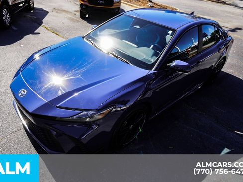 Used 2025 Toyota Camry SE image 19