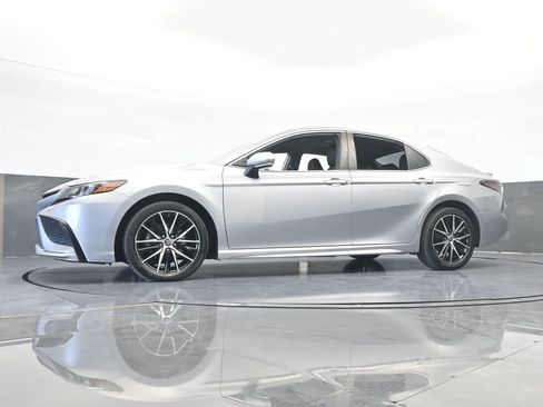 Used 2022 Toyota Camry SE image 53