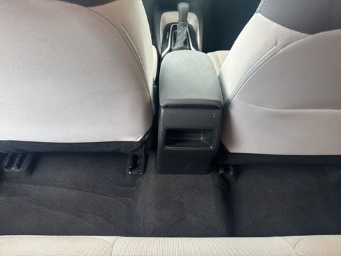 Used 2021 Toyota Corolla LE FWD image 15