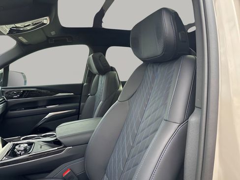 New 2026 Cadillac Escalade IQ Sport 1 w/ LPO, ONYX Package AWD/4WD image 28