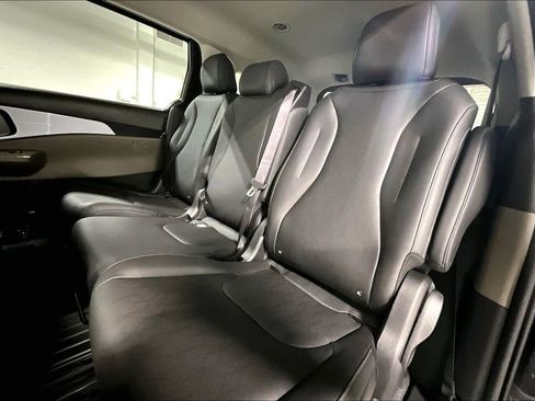New 2026 Kia Carnival image 18