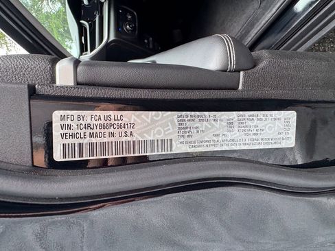 Used 2023 Jeep Grand Cherokee 4WD 4xe image 38