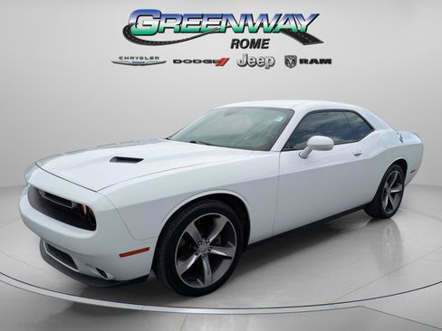 Used 2015 Dodge Challenger SXT w/ Super Sport Group (SS/T) RWD image 4