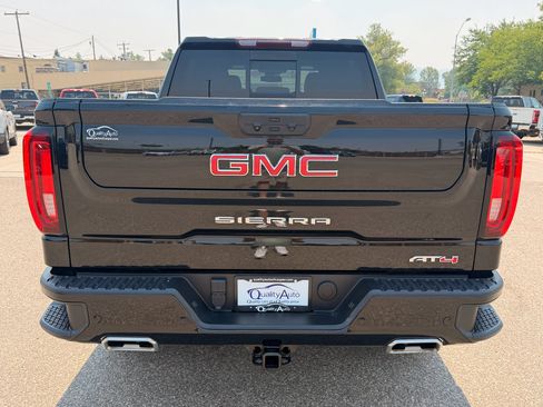 Used 2024 GMC Sierra 1500 AT4 w/ AT4 Preferred Package AWD/4WD image 9