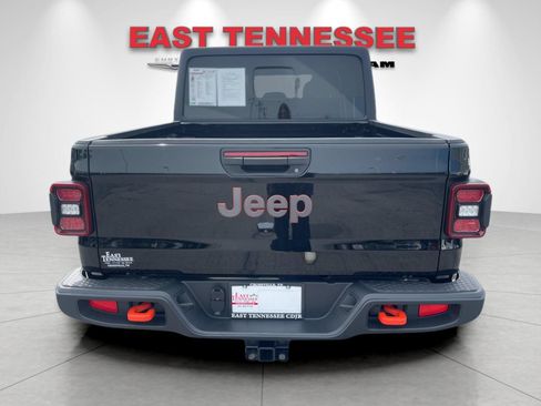 Used 2025 Jeep Gladiator Mojave w/ Convenience Group AWD/4WD image 4