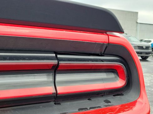 Used 2023 Dodge Challenger SXT image 7