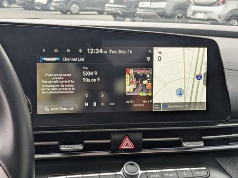 Used 2025 Hyundai Elantra SEL image 19