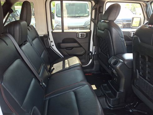 Used 2021 Jeep Wrangler Unlimited Rubicon AWD/4WD image 15