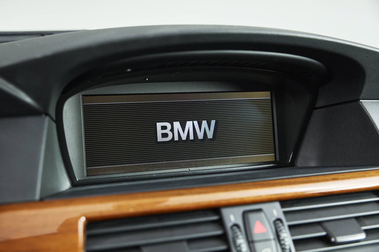 Used 2008 BMW M5 RWD image 65