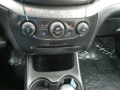 Used 2018 Dodge Journey Crossroad image 17