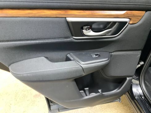 Used 2019 Honda CR-V LX image 29