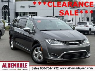 Used 2018 Chrysler Pacifica Limited video 1