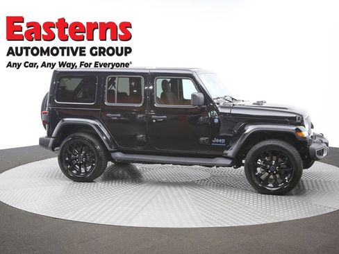 Used 2025 Jeep Wrangler Unlimited Sahara AWD/4WD image 42