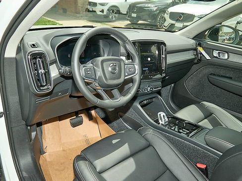 New 2026 Volvo XC40 B5 Plus w/ Protection Package Premier AWD/4WD image 12