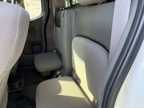 Used 2007 Nissan Frontier XE w/ Preferred Pkg image 26