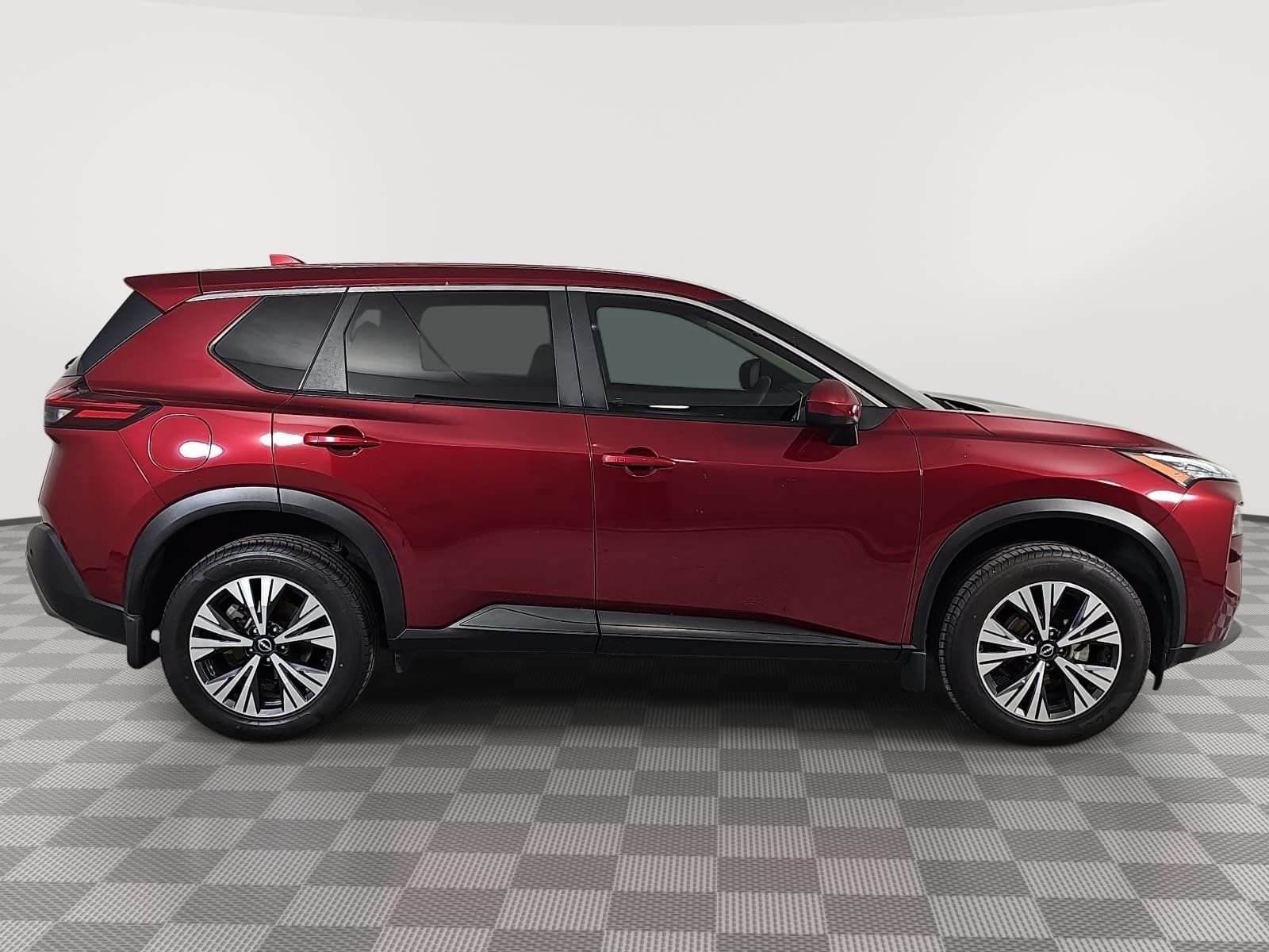 Used 2023 Nissan Rogue SV FWD image 9
