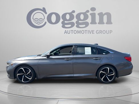 Used 2018 Honda Accord Sport image 2